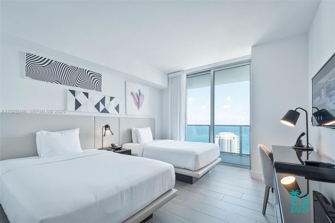 待售: $878,000 (2 贝兹, 2 浴室, 1044 平方英尺)