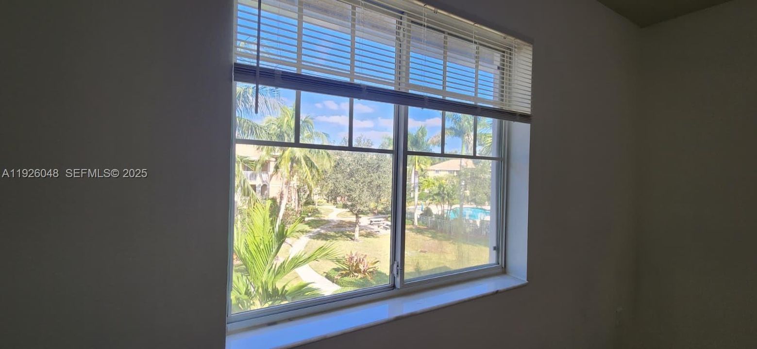 В аренду: $1,850 (1 спален, 1 ванн, 740 Квадратных фут)