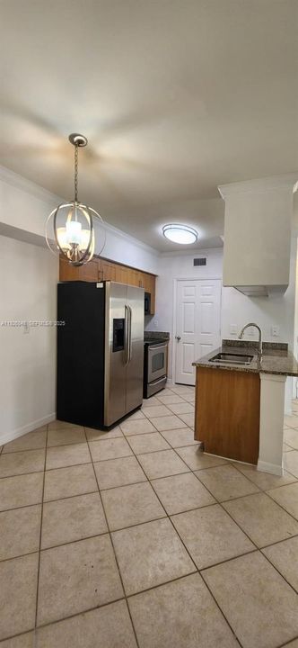 В аренду: $1,850 (1 спален, 1 ванн, 740 Квадратных фут)