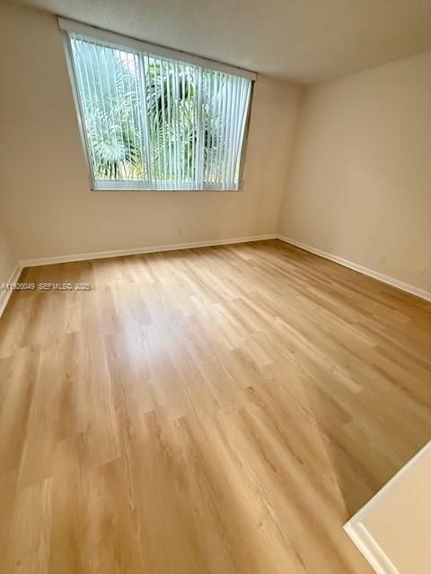 出租: $1,700 (1 贝兹, 1 浴室, 844 平方英尺)