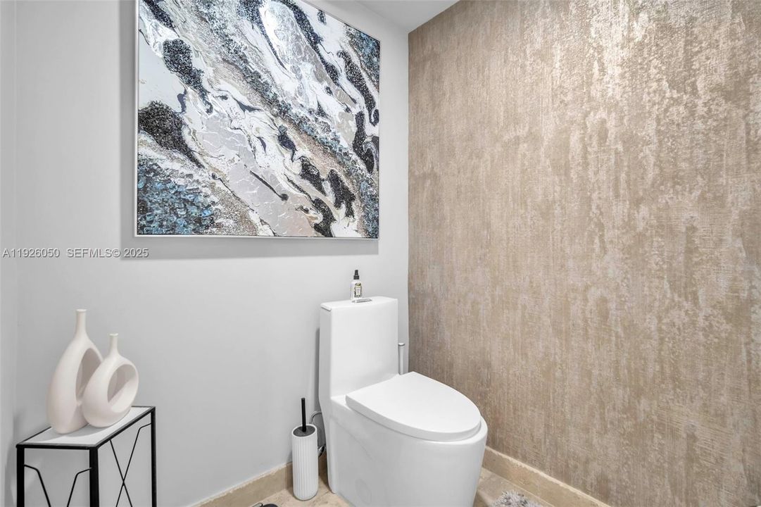 待售: $775,000 (1 贝兹, 1 浴室, 1113 平方英尺)