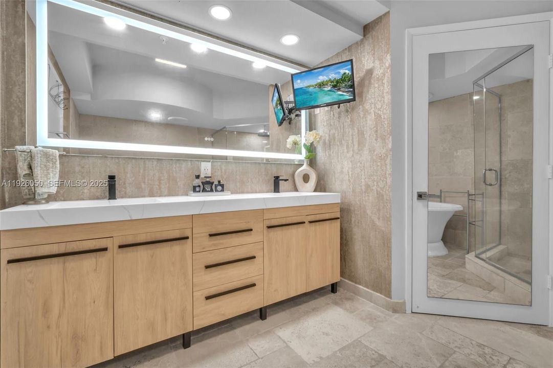 待售: $775,000 (1 贝兹, 1 浴室, 1113 平方英尺)