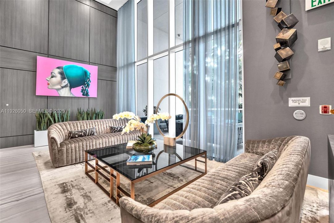 待售: $775,000 (1 贝兹, 1 浴室, 1113 平方英尺)