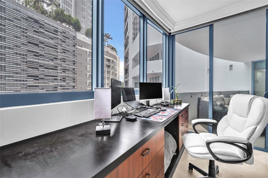 待售: $775,000 (1 贝兹, 1 浴室, 1113 平方英尺)