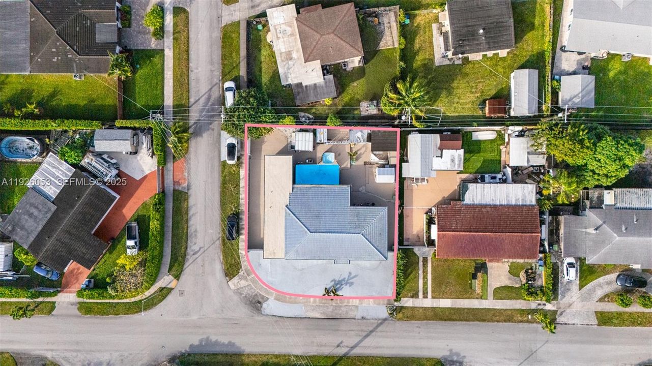 En Venta: $920,000 (3 camas, 2 baños, 2214 Pies cuadrados)