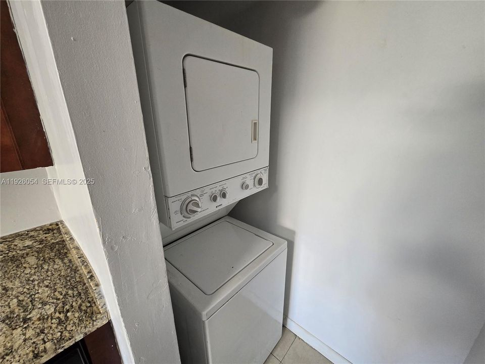 En Renta: $1,800 (2 camas, 1 baños, 940 Pies cuadrados)