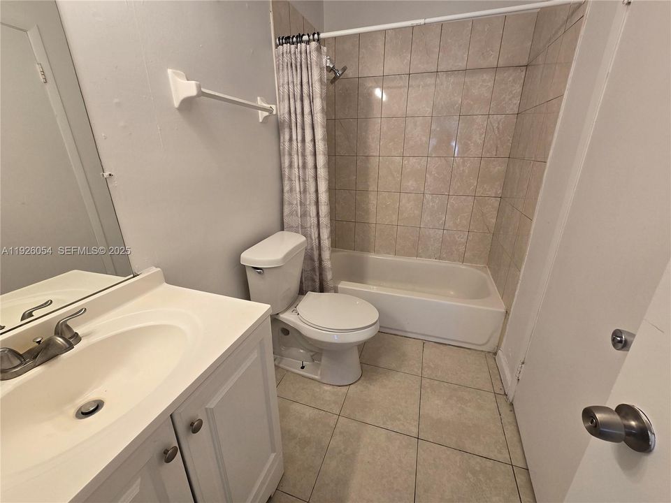 En Renta: $1,800 (2 camas, 1 baños, 940 Pies cuadrados)