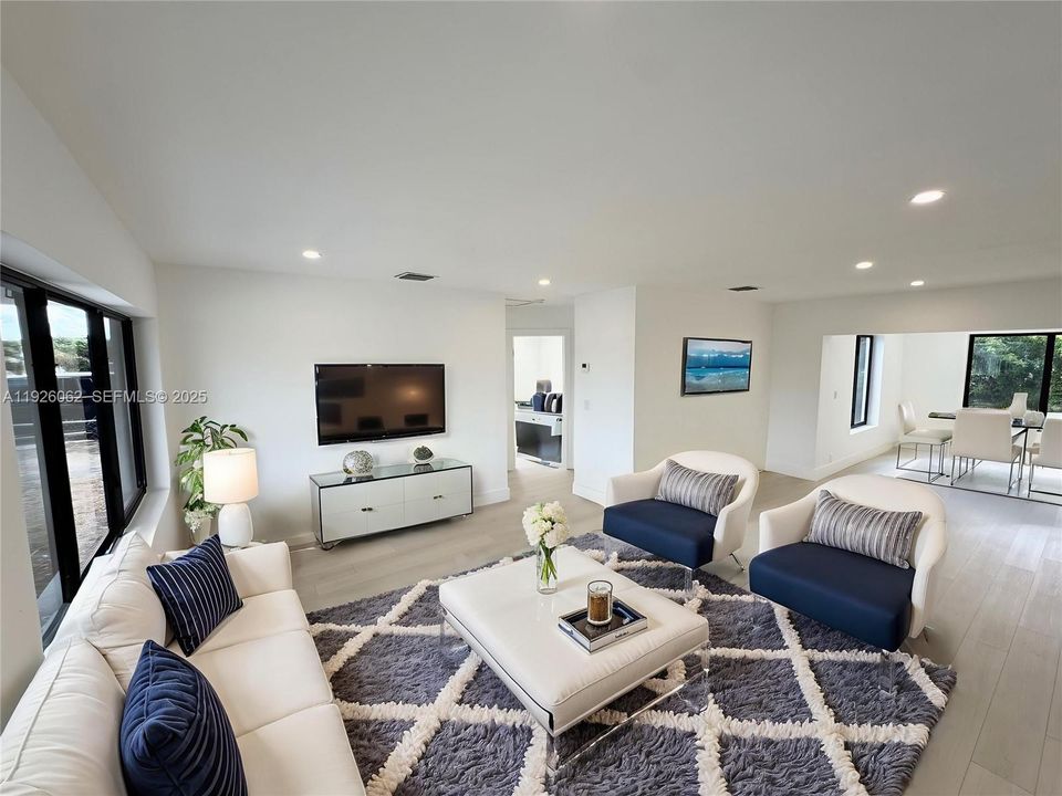 出租: $3,600 (3 贝兹, 2 浴室, 1248 平方英尺)