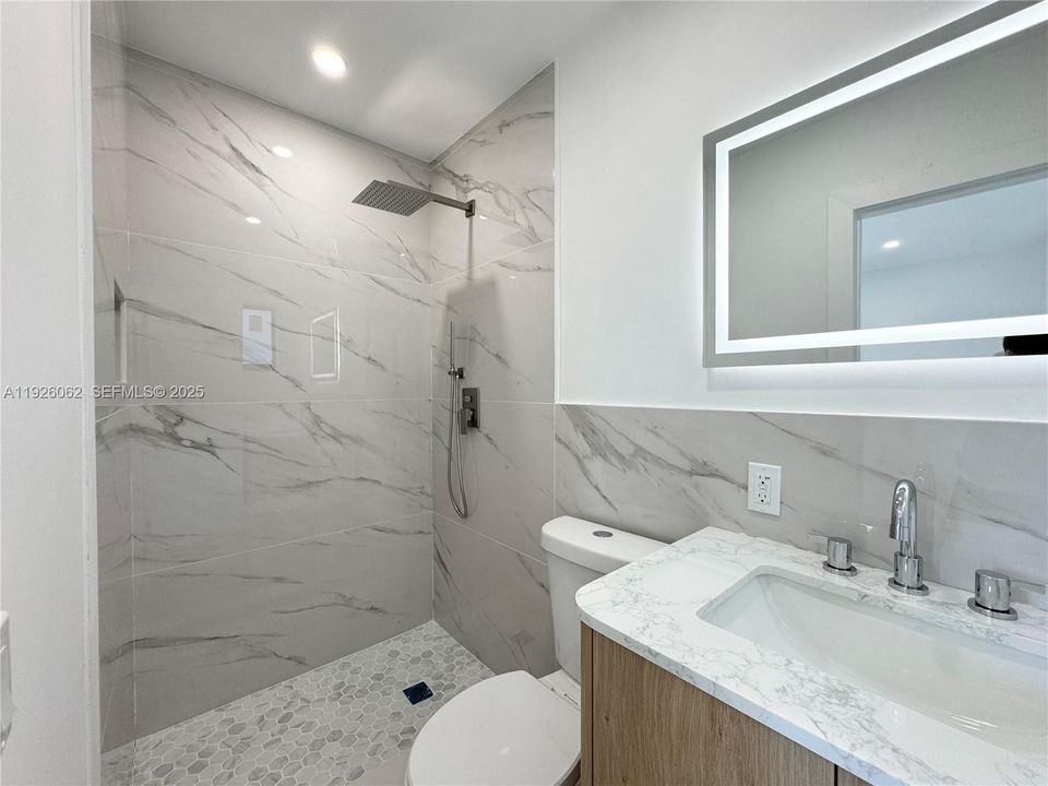 出租: $3,600 (3 贝兹, 2 浴室, 1248 平方英尺)