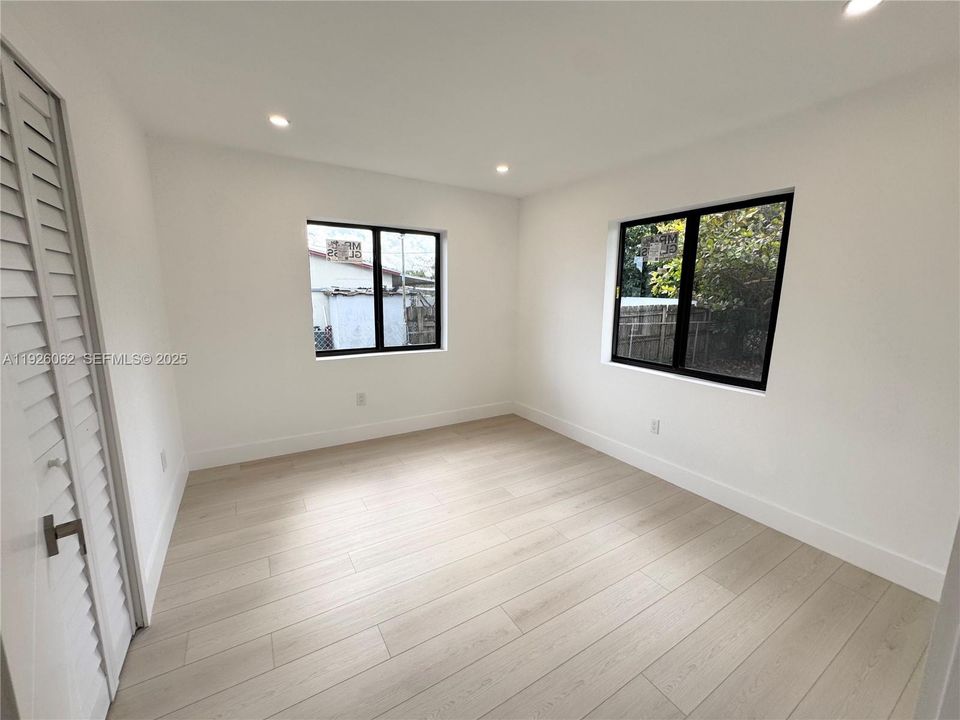 出租: $3,600 (3 贝兹, 2 浴室, 1248 平方英尺)