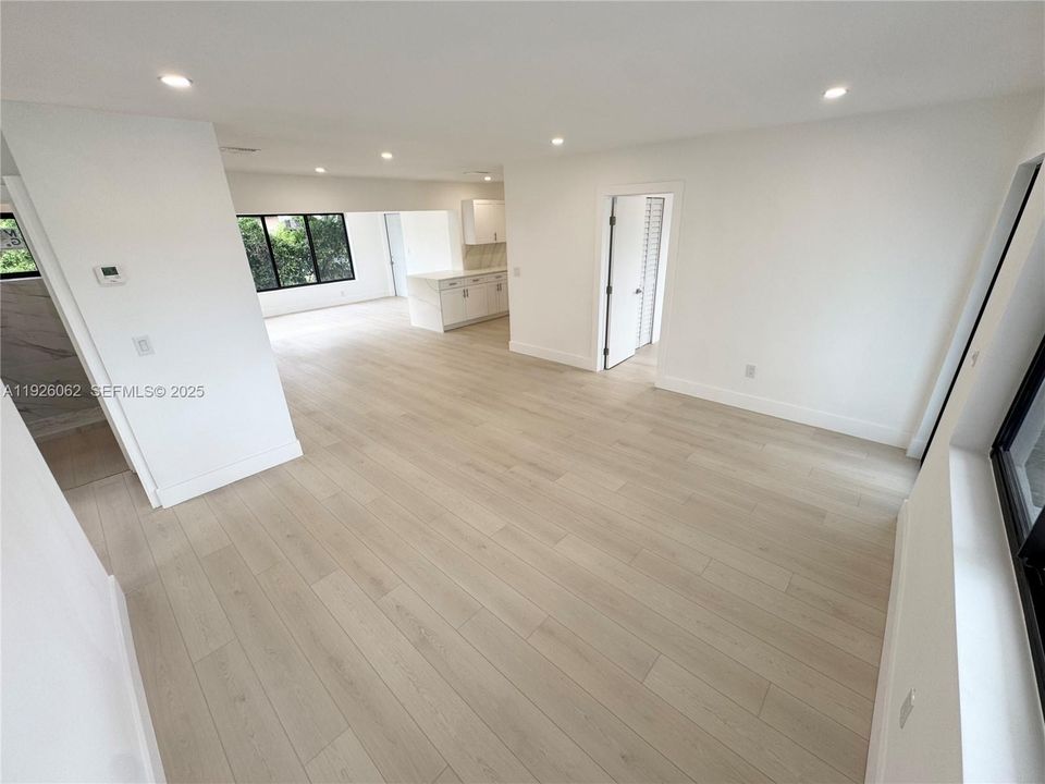 出租: $3,600 (3 贝兹, 2 浴室, 1248 平方英尺)