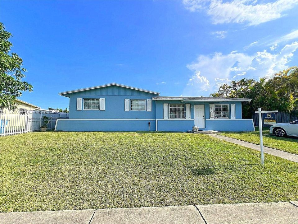 En Venta: $465,000 (3 camas, 2 baños, 1058 Pies cuadrados)