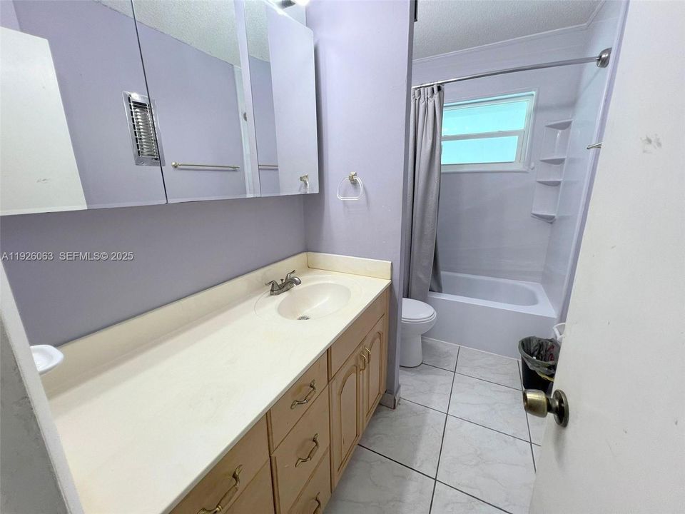 En Venta: $465,000 (3 camas, 2 baños, 1058 Pies cuadrados)