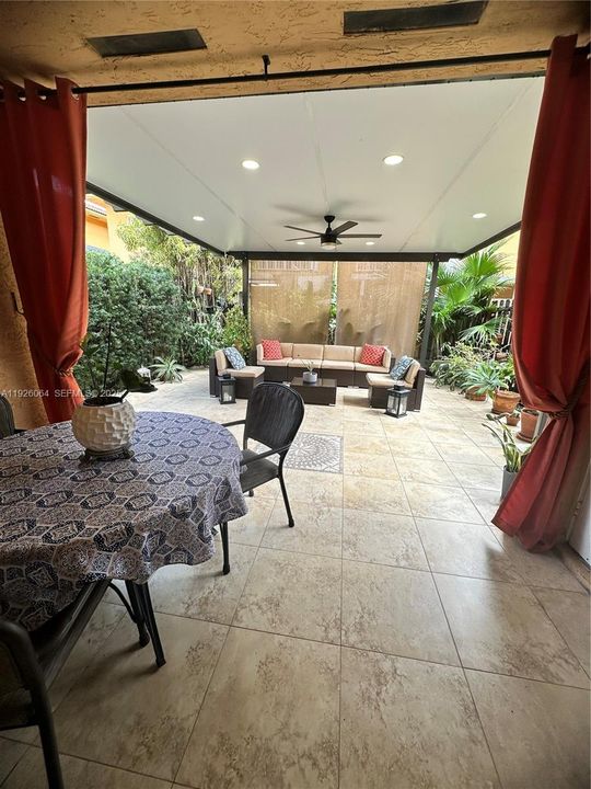 For Rent: $2,900 (3 beds, 2 baths, 1230 Square Feet)