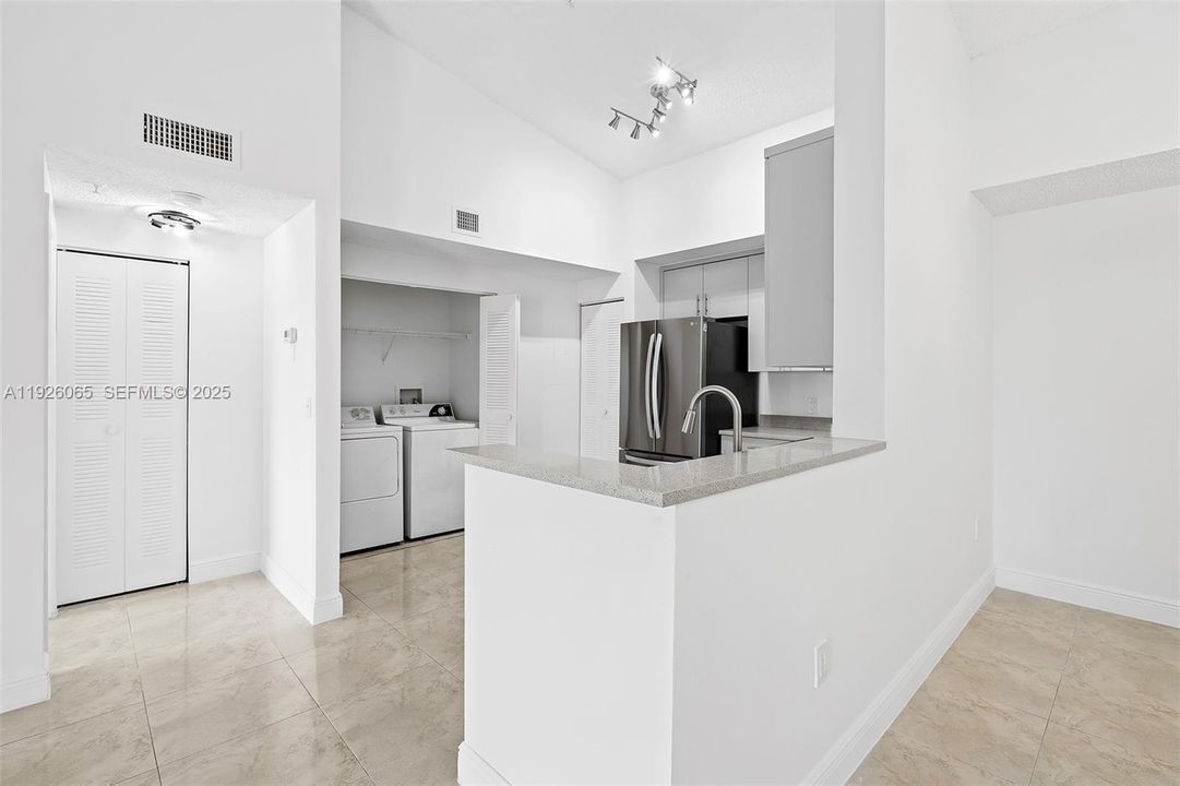 En Venta: $259,000 (2 camas, 2 baños, 1183 Pies cuadrados)