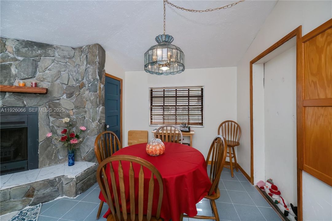 En Venta: $334,900 (3 camas, 2 baños, 0 Pies cuadrados)