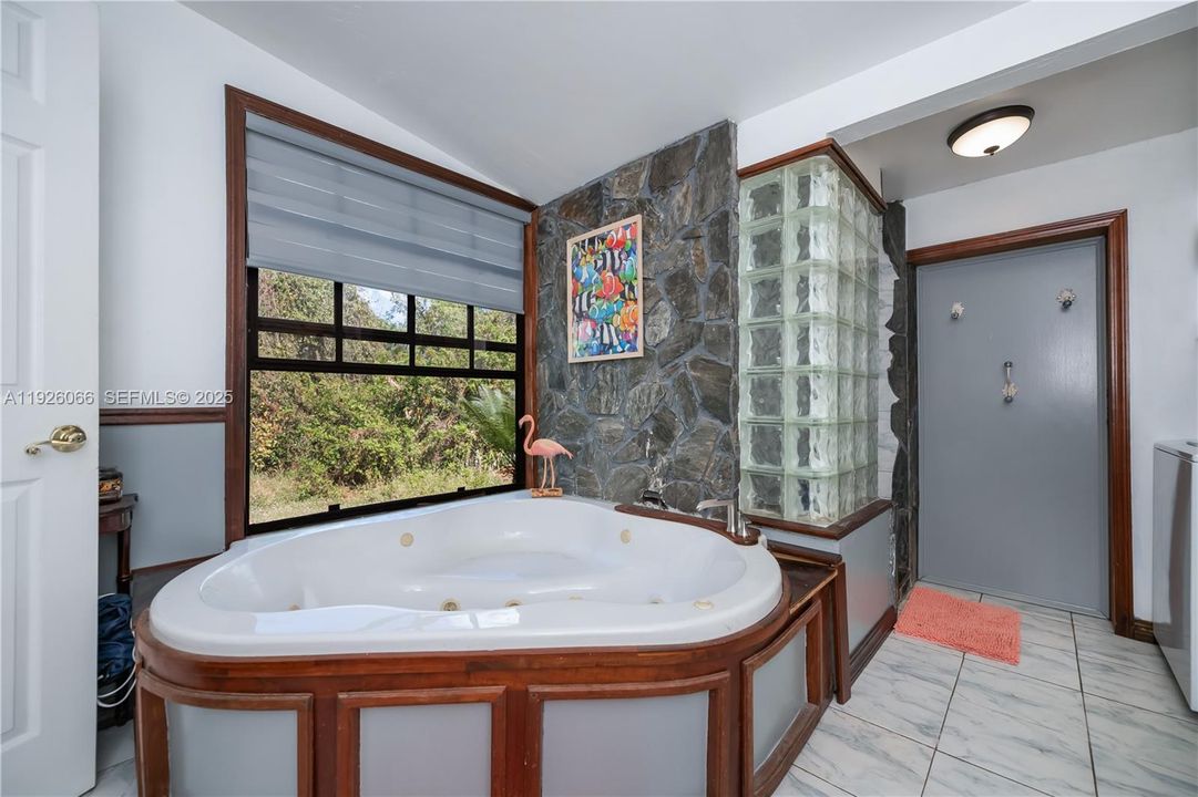 En Venta: $334,900 (3 camas, 2 baños, 0 Pies cuadrados)