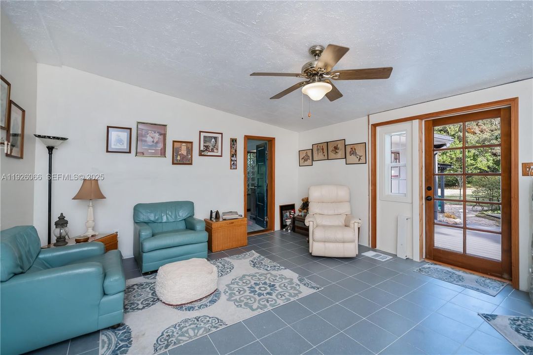 En Venta: $334,900 (3 camas, 2 baños, 0 Pies cuadrados)