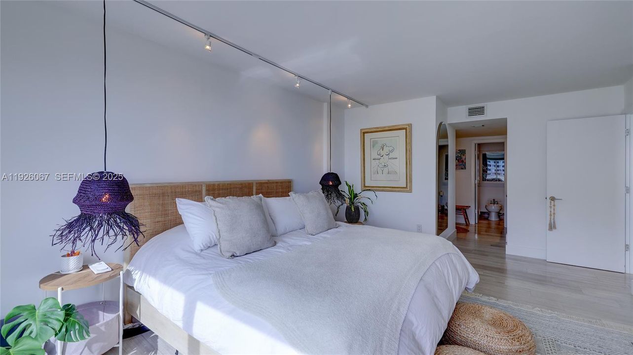 For Rent: $6,750 (2 beds, 2 baths, 1260 Square Feet)