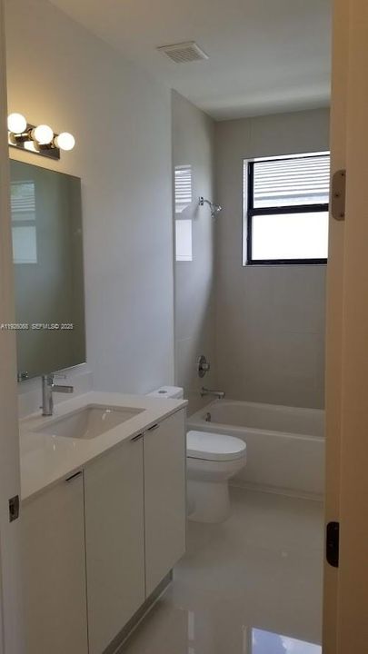 For Rent: $3,800 (4 beds, 3 baths, 1774 Square Feet)