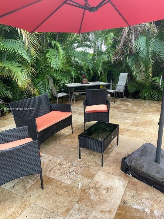 В аренду: $4,950 (3 спален, 2 ванн, 1693 Квадратных фут)