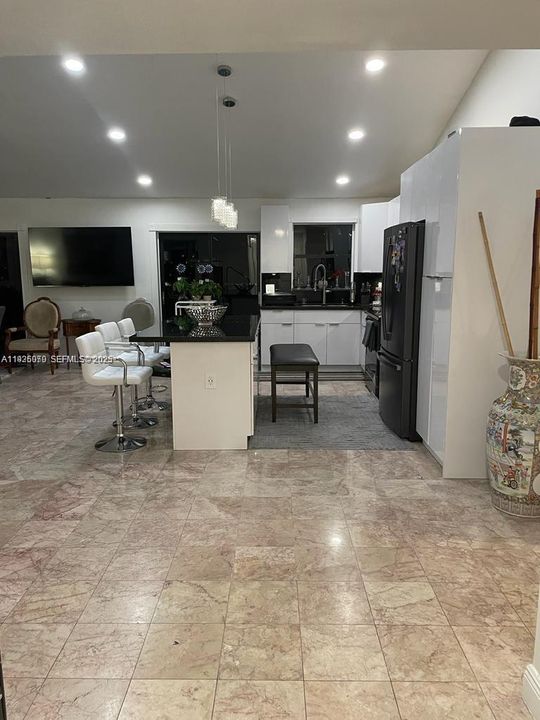 В аренду: $4,950 (3 спален, 2 ванн, 1693 Квадратных фут)