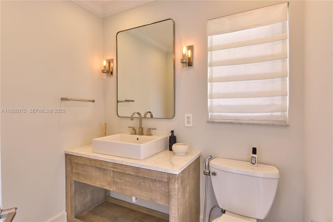 En Venta: $3,500,000 (3 camas, 3 baños, 2466 Pies cuadrados)