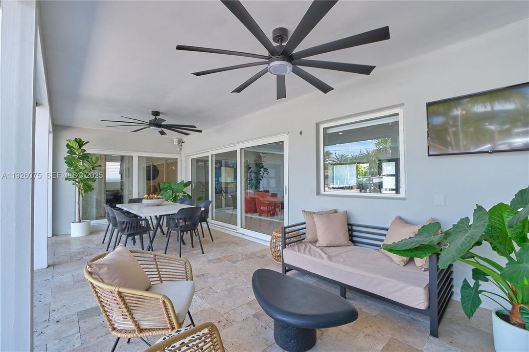 En Venta: $3,500,000 (3 camas, 3 baños, 2466 Pies cuadrados)