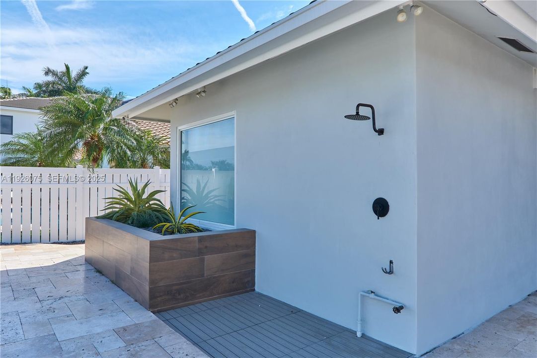 En Venta: $3,500,000 (3 camas, 3 baños, 2466 Pies cuadrados)