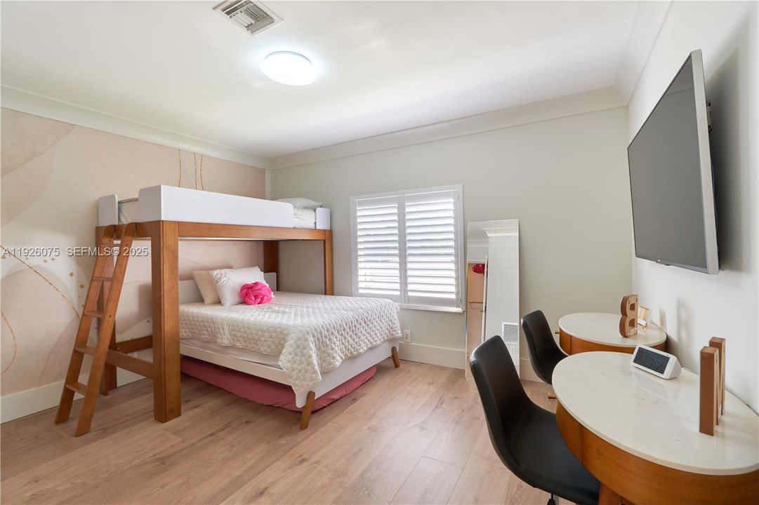 En Venta: $3,500,000 (3 camas, 3 baños, 2466 Pies cuadrados)