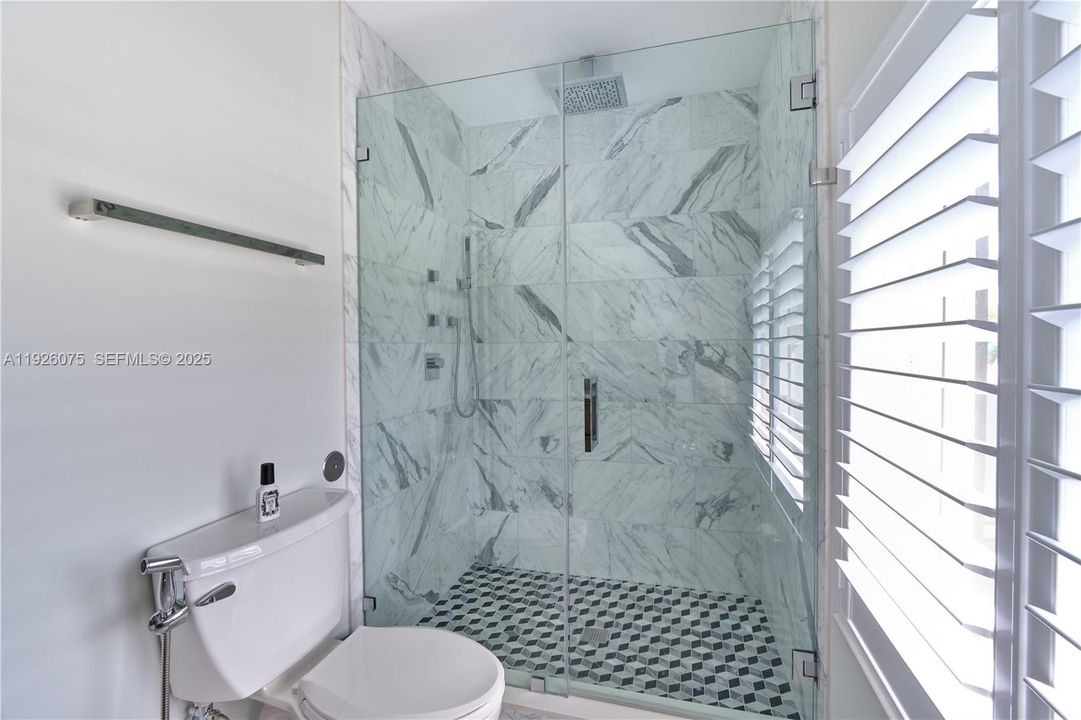 En Venta: $3,500,000 (3 camas, 3 baños, 2466 Pies cuadrados)