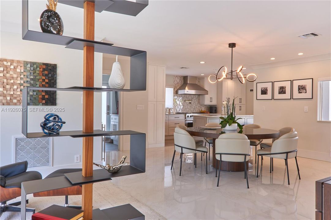 En Venta: $3,500,000 (3 camas, 3 baños, 2466 Pies cuadrados)