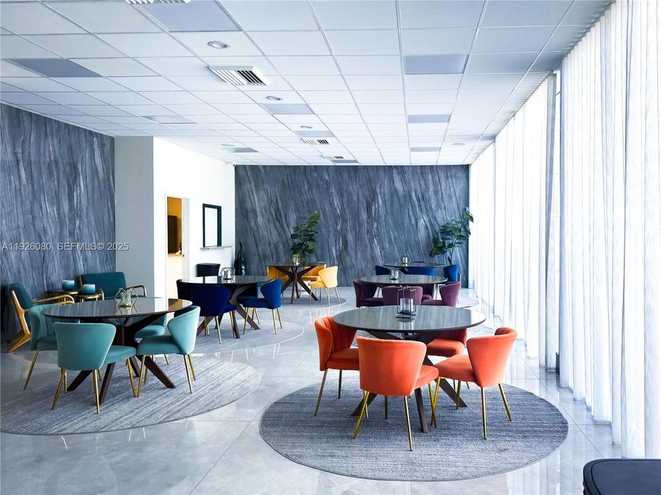 For Sale: $465,000 (2 beds, 2 baths, 1222 Square Feet)