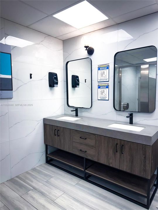 For Sale: $465,000 (2 beds, 2 baths, 1222 Square Feet)