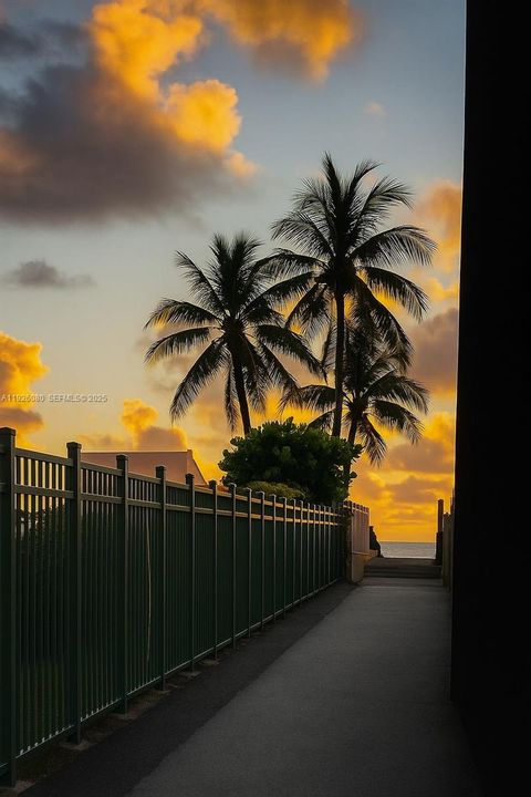 For Sale: $465,000 (2 beds, 2 baths, 1222 Square Feet)