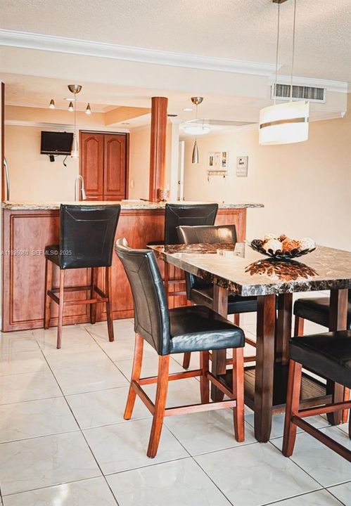 For Sale: $465,000 (2 beds, 2 baths, 1222 Square Feet)