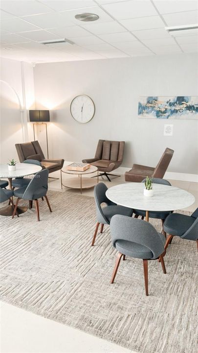 For Sale: $465,000 (2 beds, 2 baths, 1222 Square Feet)