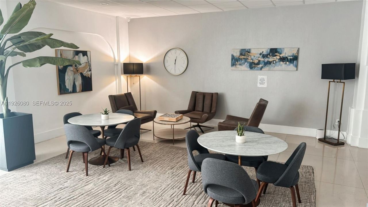 For Sale: $465,000 (2 beds, 2 baths, 1222 Square Feet)