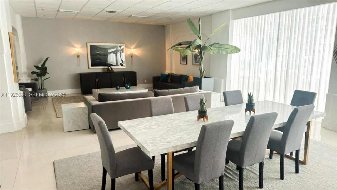 For Sale: $465,000 (2 beds, 2 baths, 1222 Square Feet)