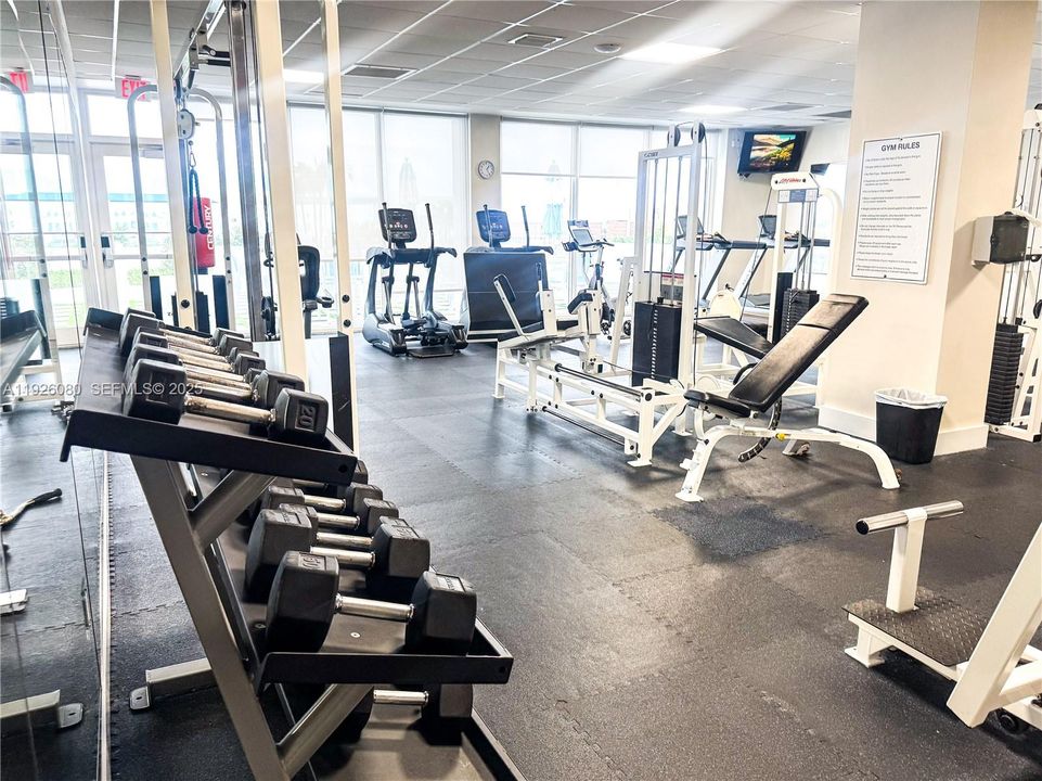 For Sale: $465,000 (2 beds, 2 baths, 1222 Square Feet)