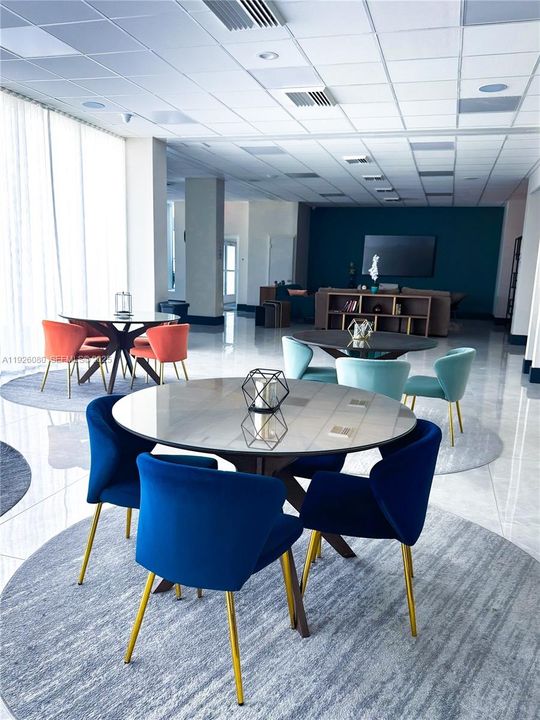 For Sale: $465,000 (2 beds, 2 baths, 1222 Square Feet)