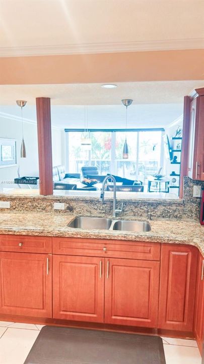 For Sale: $465,000 (2 beds, 2 baths, 1222 Square Feet)