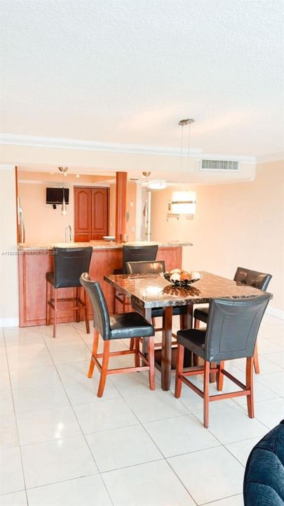 For Sale: $465,000 (2 beds, 2 baths, 1222 Square Feet)