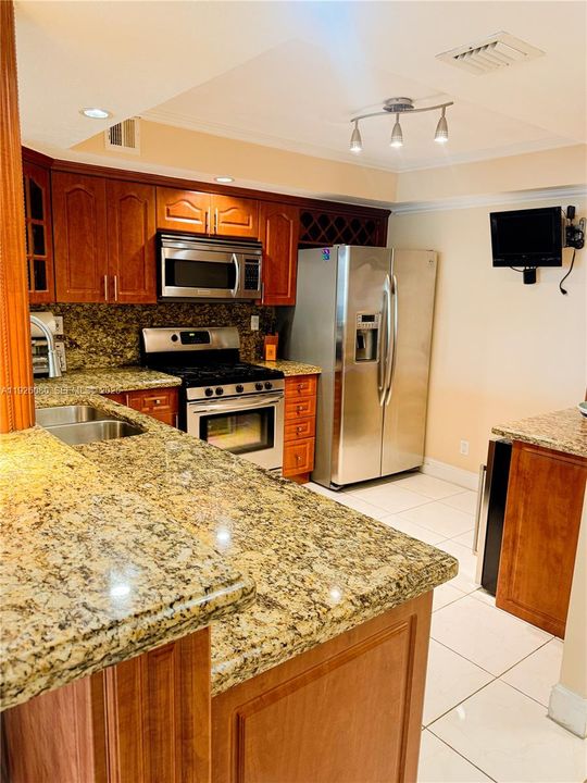 For Sale: $465,000 (2 beds, 2 baths, 1222 Square Feet)