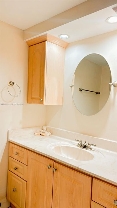 For Sale: $465,000 (2 beds, 2 baths, 1222 Square Feet)