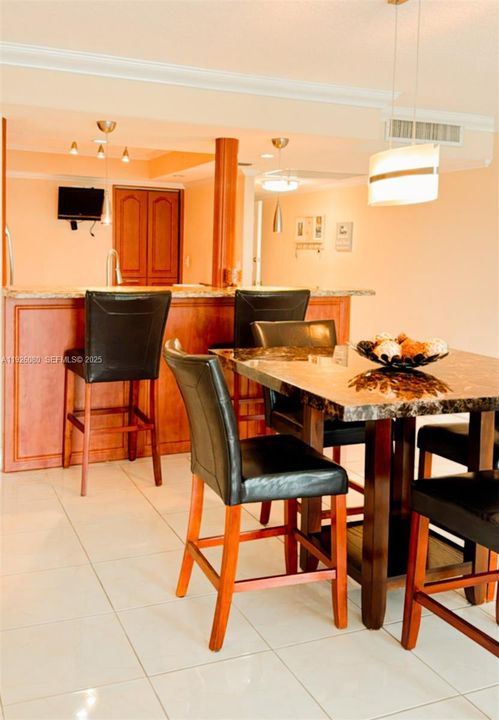 For Sale: $465,000 (2 beds, 2 baths, 1222 Square Feet)