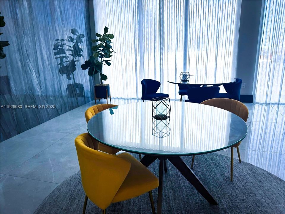 For Sale: $465,000 (2 beds, 2 baths, 1222 Square Feet)