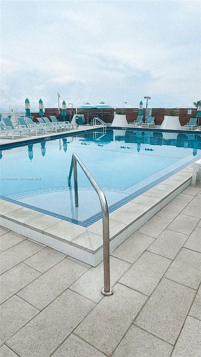 For Sale: $465,000 (2 beds, 2 baths, 1222 Square Feet)