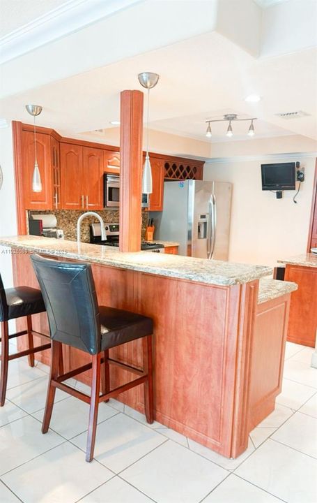 For Sale: $465,000 (2 beds, 2 baths, 1222 Square Feet)