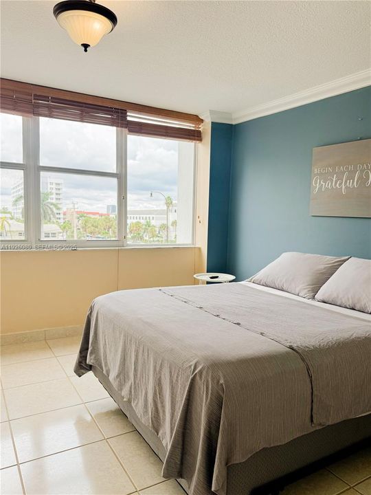 For Sale: $465,000 (2 beds, 2 baths, 1222 Square Feet)